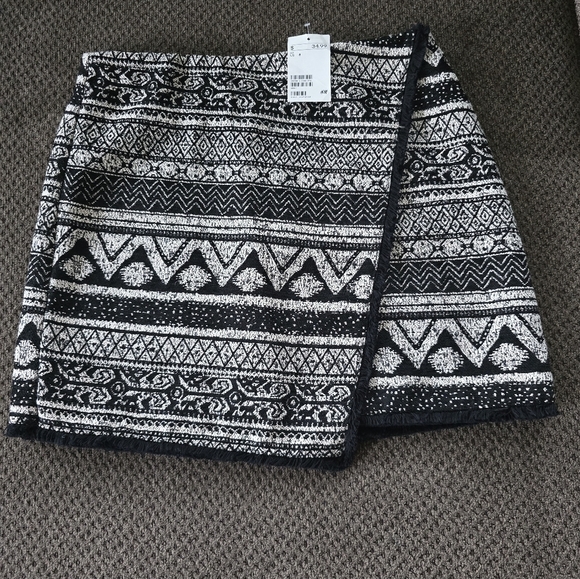 H&M Wrap Skirt Women Sz 8 Black White Paisley Fringe Short Tweed New - Picture 2 of 16